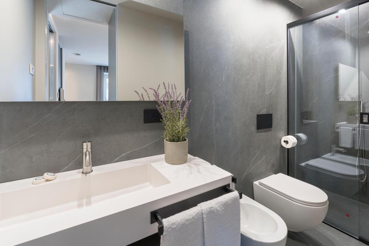Aera Luxury Suites - 303 304 305 Catania Bagian luar foto